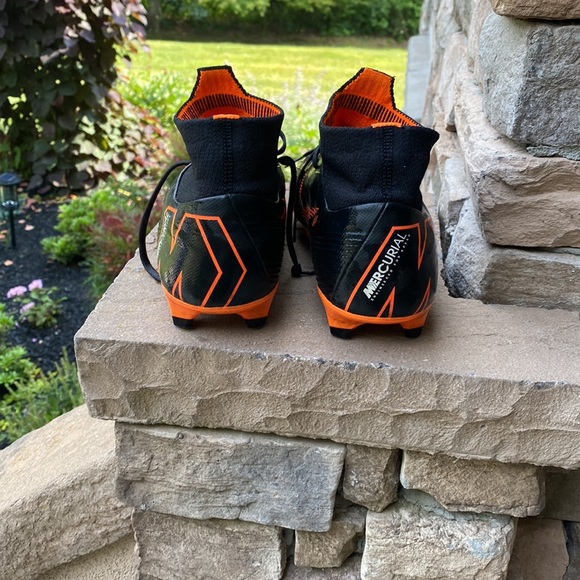 Nike mercurial cleats - Picture 2 of 2